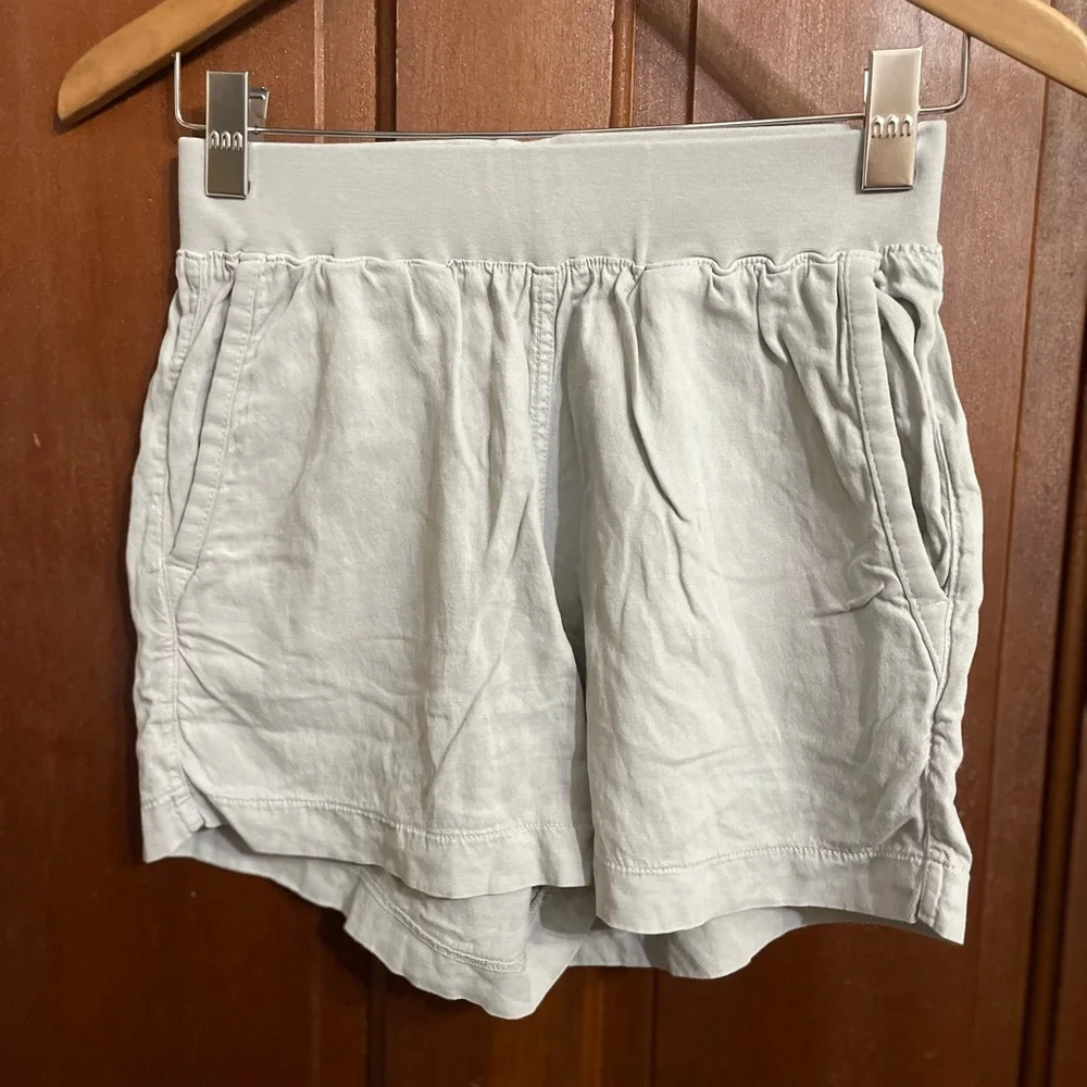 Faherty small gray shorts
